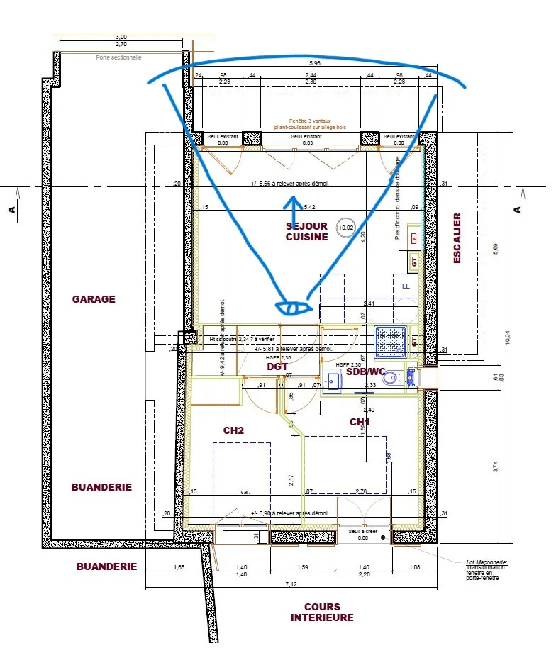 Plan d'appartement avec le cône de vue dessiné à la main dans le séjour-cuisine